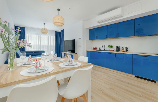 Blue Apartment With Sea View by Renters - Photo 33
