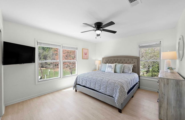 Knotty Pines by Avantstay Lake Views, Renovated - Foto 2