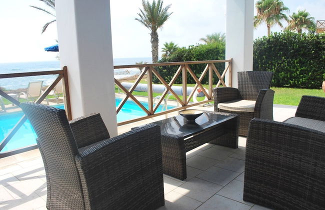 Sea Front Villa With Private Heated Pool, Quiet Area Paphos 322 - Foto 40