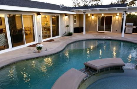 Fantastic 6 bedroom, 4.5 bath home (4 master Suites), pool home - Foto 2