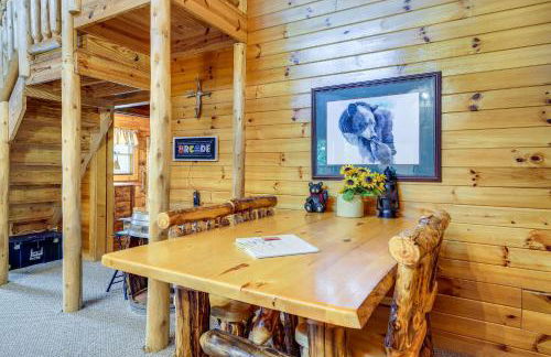 Sevierville Cabin with Wraparound Deck and Lake Access - Foto 7