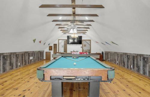 Twin Pines Retreat - Lake, Firepit and Games - Foto 3