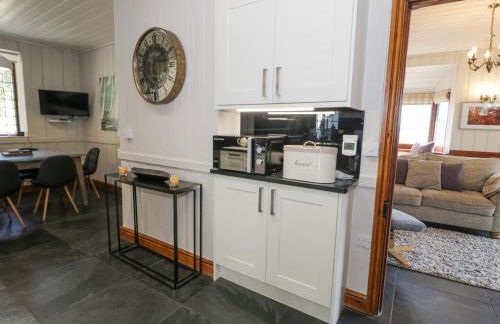 Bwthyn y Coediwr The Woodcutters Cottage - Foto 8