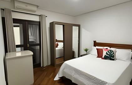 Perto da Praia com ar e estacionamento - Foto 3