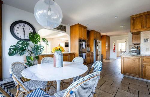 Grand Wine Country 6BR Retreat Hot Tub & Views - Foto 8