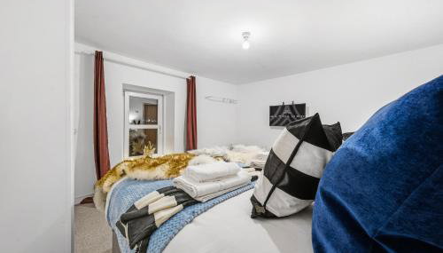 Knole Stylish 3BR House w Garden, Parking Near Cribbs and M5 by AltoLuxo Short Lets & Serviced Accommodation - Foto 2