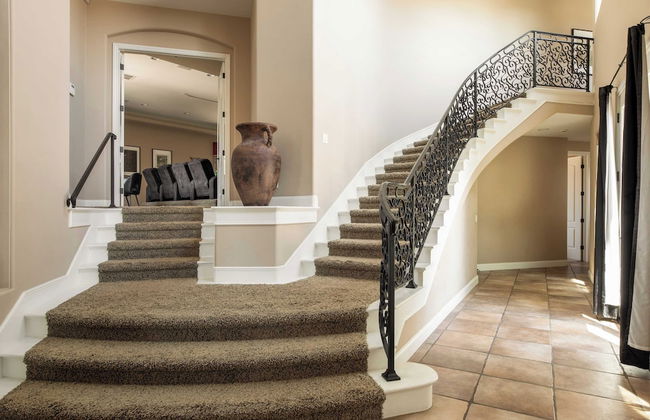 Sangiovese By Avantstay Spectacular Estate w/ Pool, Hot Tub & Putting Green - Photo 26