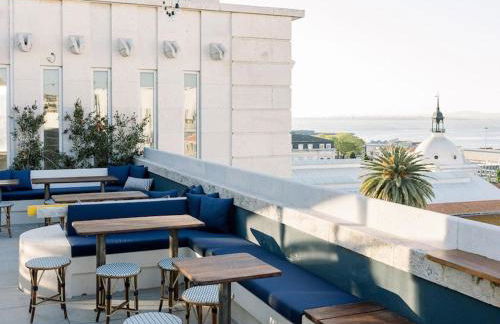 Gary01 Exclusive Top Floor 2BD by the Timeout Market - Photo 39