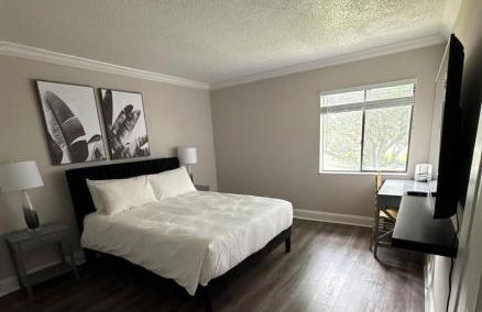 Serene Poolside Getaway Lake Access Parking - Foto 35