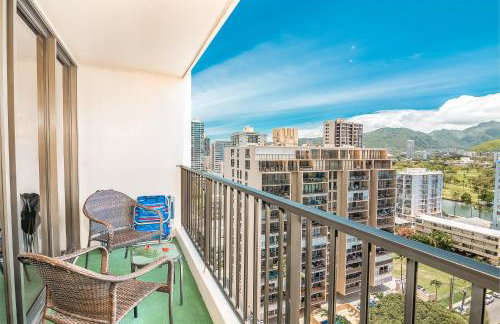 Mountain View Condo with King or Queen Bed and Parking - Photo 34