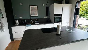 Modern oasis of peace with garden, top public transport - Foto 3, stove