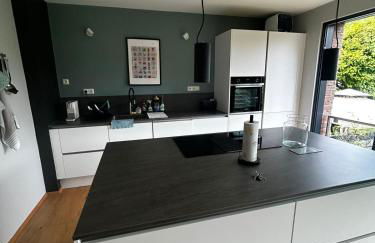 Modern oasis of peace with garden, top public transport - Foto 3