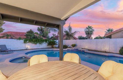 Modern Escape with Pool Ping Pong & Putting Green - Foto 36