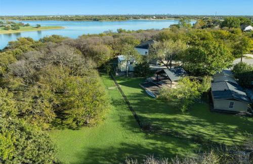 Lakefront Oasis King BDGame RoomLake Access - Foto 26