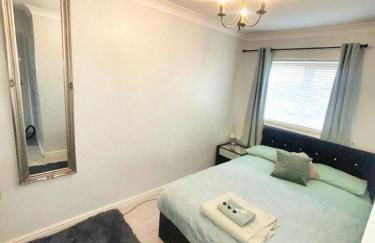 2 Bed Semi - Sleeps 4 - Private Garden & Parking - Quiet Cul De Sac Location - Dog Friendly - Fast Wifi - Close to Motorway Access - Foto 25