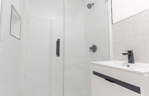 Modern Duplex Escape w Backyard - Foto 2