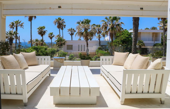 Luxurious Coastal Villa with Pool - Foto 62