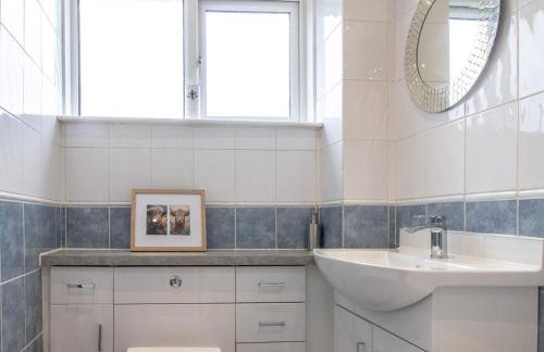 Renfrew Town Centre Easy Link to Glasgow City - Pass the Keys - Foto 35