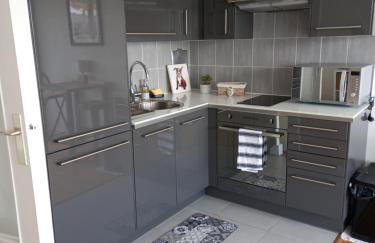 Superbe STUDIO (28m2) avec terrasse / vue TOUR EIFFEL / PUTEAUX - Foto 9