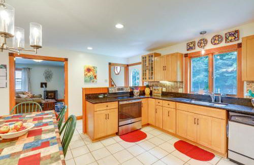 Meriden Village of Plainfield Home with Backyard - Foto 7