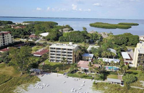 Sunset and Beach view apartment 402 - Photo 12