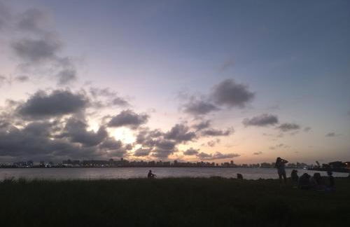 CHALE PERTO DA PRAIA COM DUAS SUITES E VARANDAO - Photo 41