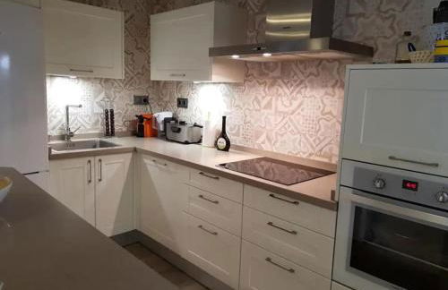 Chalet independiente en zona residencial rural con piscina privada - Foto 8