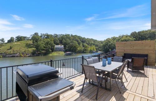Expansive Deck, Private Dock, Boat Slip and Stunning Views - Foto 41