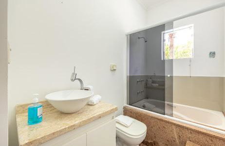 Casa com Piscina, Churrasqueira e Quartos amplos - Foto 54