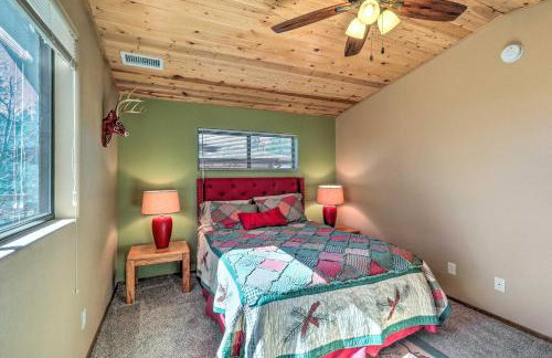 Deck and Scenic Views Munds Park Cabin! - Foto 17