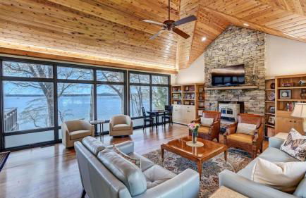 Landover Lodge by Avantstay Waterfront + Dock - Foto 2