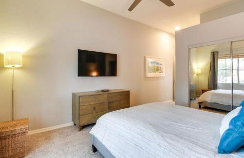 Luxe Couples Retreat with Pool and Outdoor Kitchen! - Foto 19