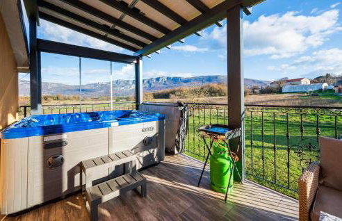 Amazing Apartment In Krsan With Wifi - Photo 2