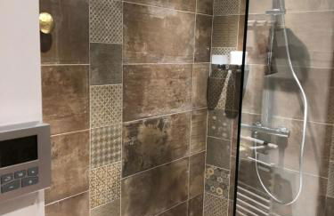 Appartement de 1634 avec balcon au sud sur jardin en plein cœur historique - Foto 10