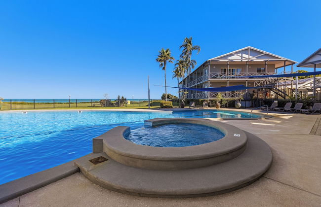 Moonlight Bay Suites - Photo 64