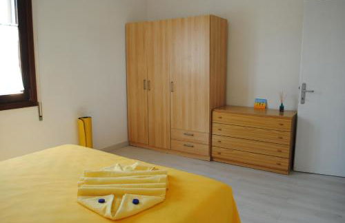 Casa Amarilla Sacra Famiglia Padova - Photo 18