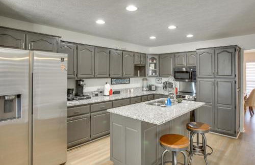 Private Deck and Game Room Portland Group Getaway - Foto 7