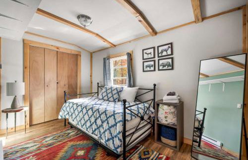 Cozy Cabin w Lake, Hot Tub, Huge Deck & Fire Pit - Foto 25