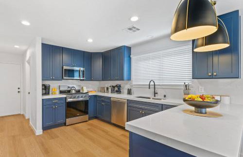 6BDRM Amazing Game RoomHeated Pool3KING4QUEEN - Photo 10