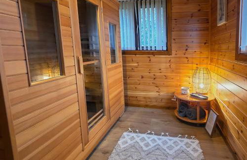 Luxury Wood Lodge with sauna, log burner & private woodland garden - Wnion Wood Lodge - Foto 2
