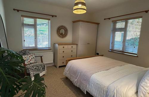 Fresh Modern Home, Stunning Views, Great Location - Foto 14