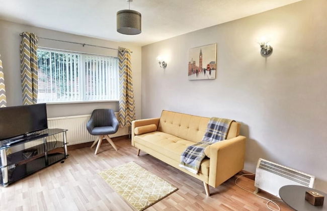 5 Bedroomed House Available for Guests and Contractors Wifi Parking - Foto 1