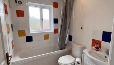 Cosy 2 bedroomed semi detached house - Foto 5