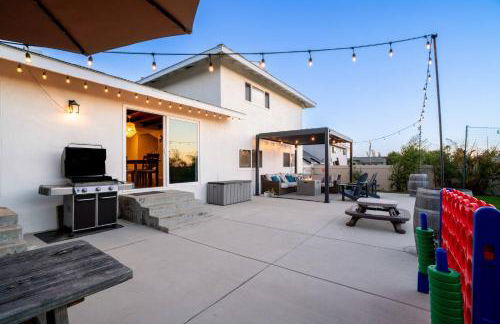 4Bd, putt putt, turf, grill, fire pit & more! - Photo 52