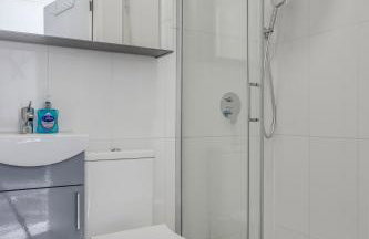 Bright 2-Bed in Wimbledon - 3 min Walk to Tube - Foto 6