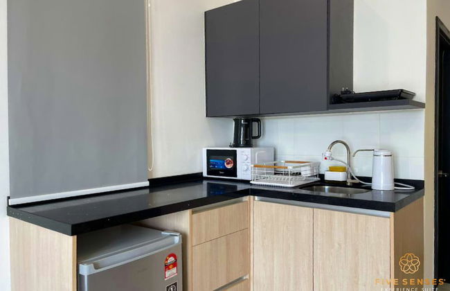 Neu Suites Residence, Embassy Row - Photo 22