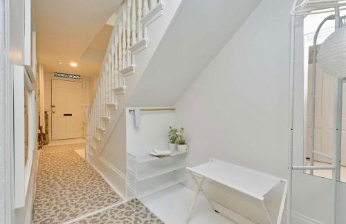 Private DC Retreat on Iconic East Capitol St - Photo 10