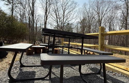 Spacious and tranquil 5br house in charming East Stroudsburg w game room, pets allowed - Foto 56