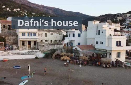 Dafnis beach house - Photo 1