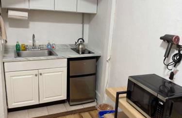 Chelsea Studio-Shared Bathroom with Kitchen Twin Bunk Bed - Photo 5